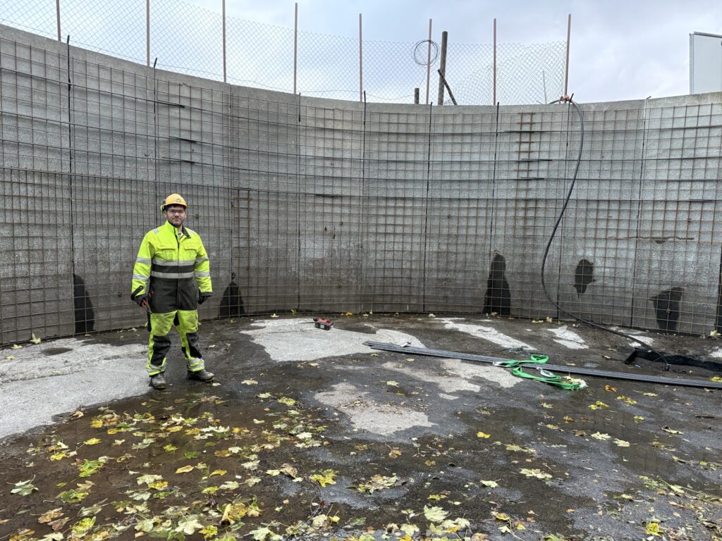 armering og betongsprøyting av utvendig gjødselkum